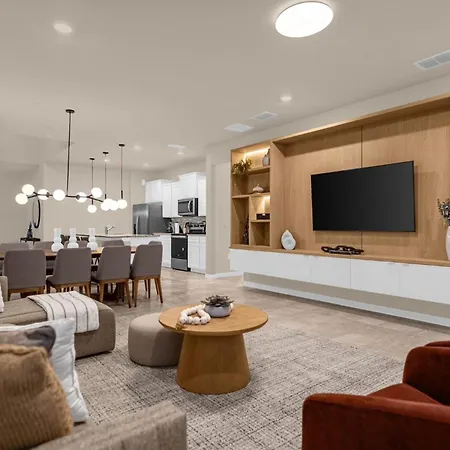 7 Bedroom- 5,5 Bathroom- Windsor Island 4069La